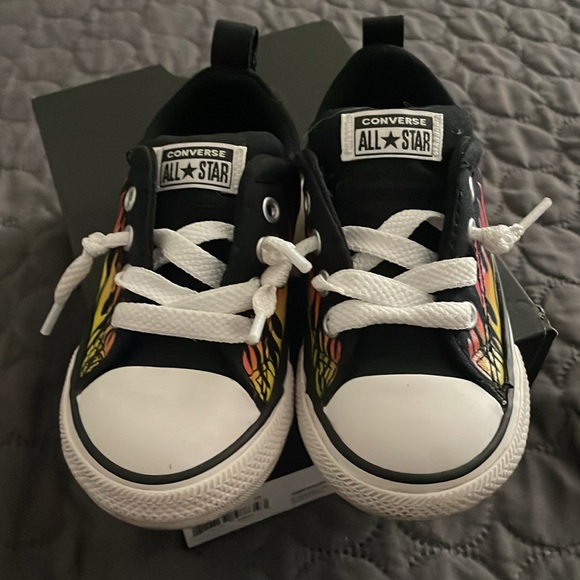 Toddler Slip On Converse - Picture 2 of 4